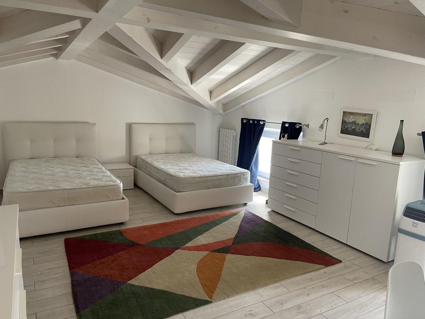 Immagine 18 di Villa in vendita  a Montignoso