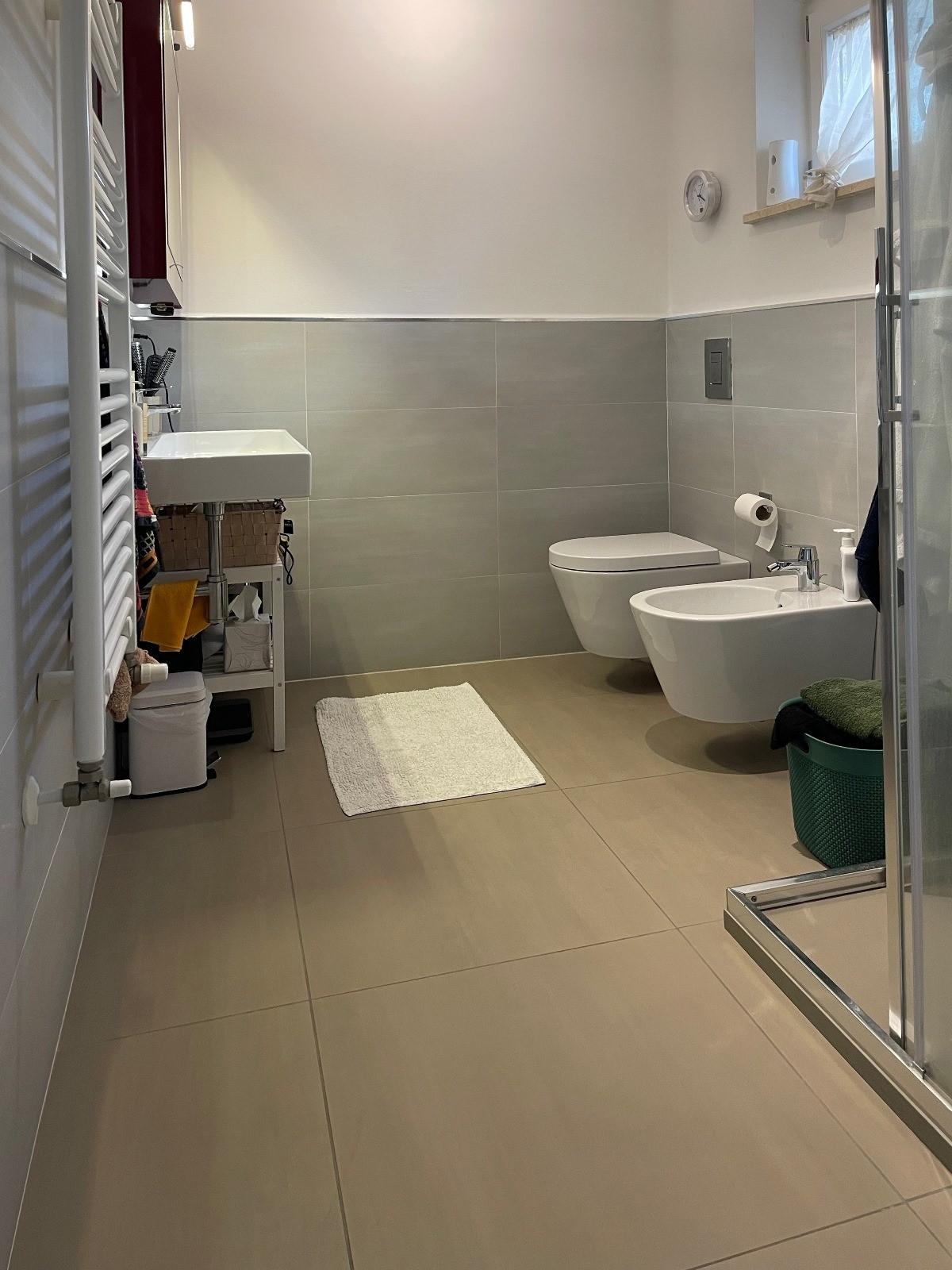 Immagine 8 di Villa in vendita  a Montignoso