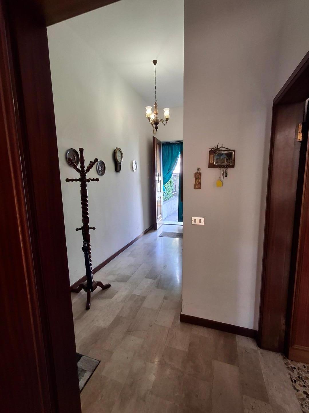 Immagine 9 di Terratetto in vendita  a Capraia E Limite