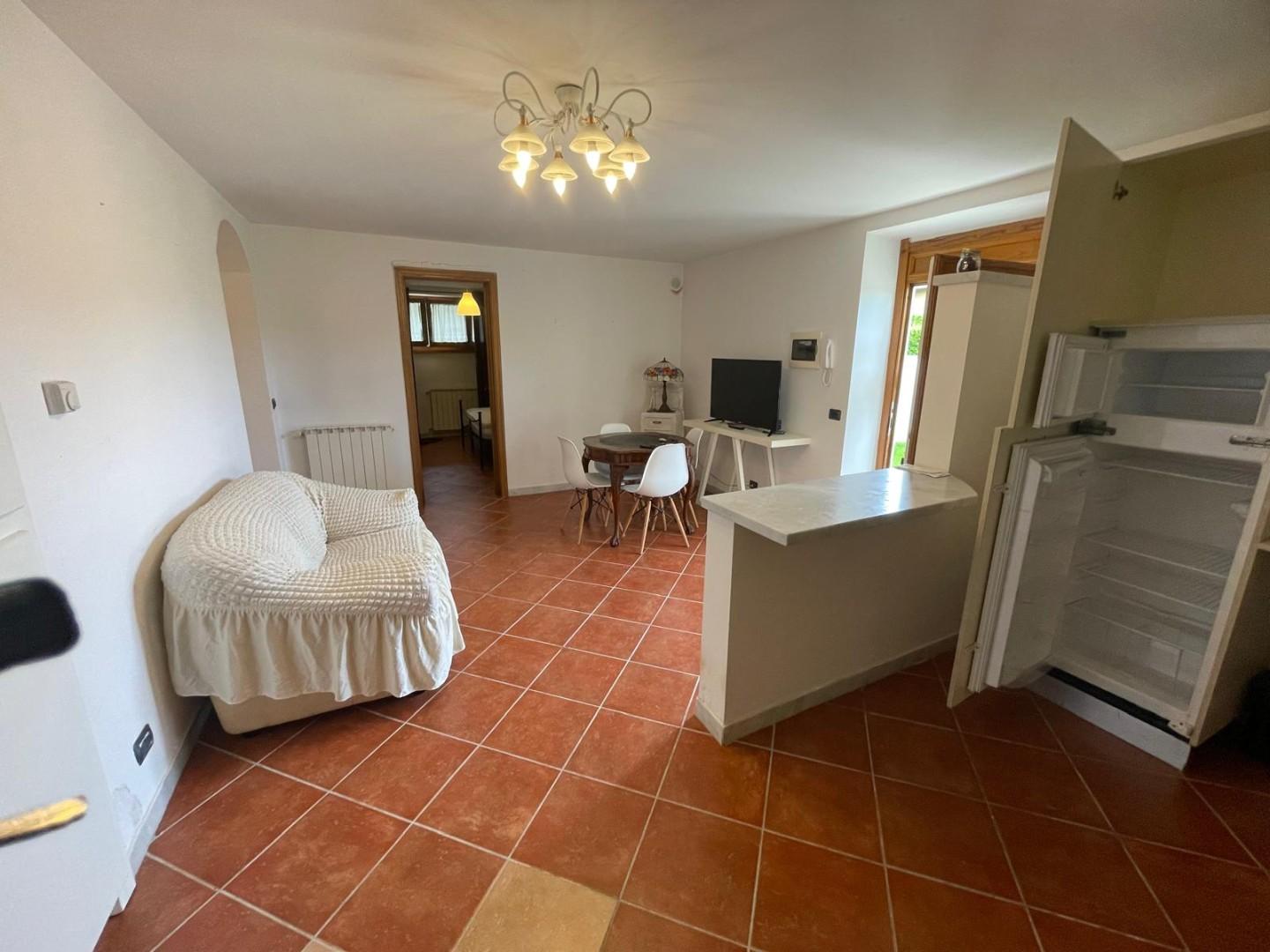 Immagine 21 di Casa bifamiliare in vendita  a Montignoso