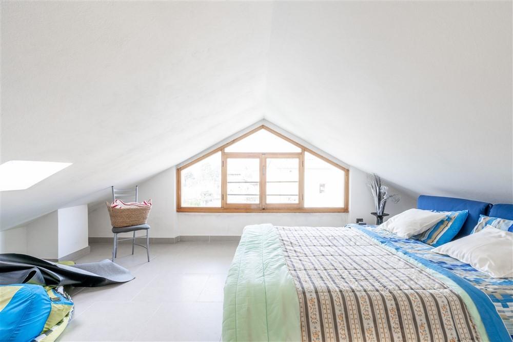 Immagine 11 di Appartamento in vendita  a Montignoso