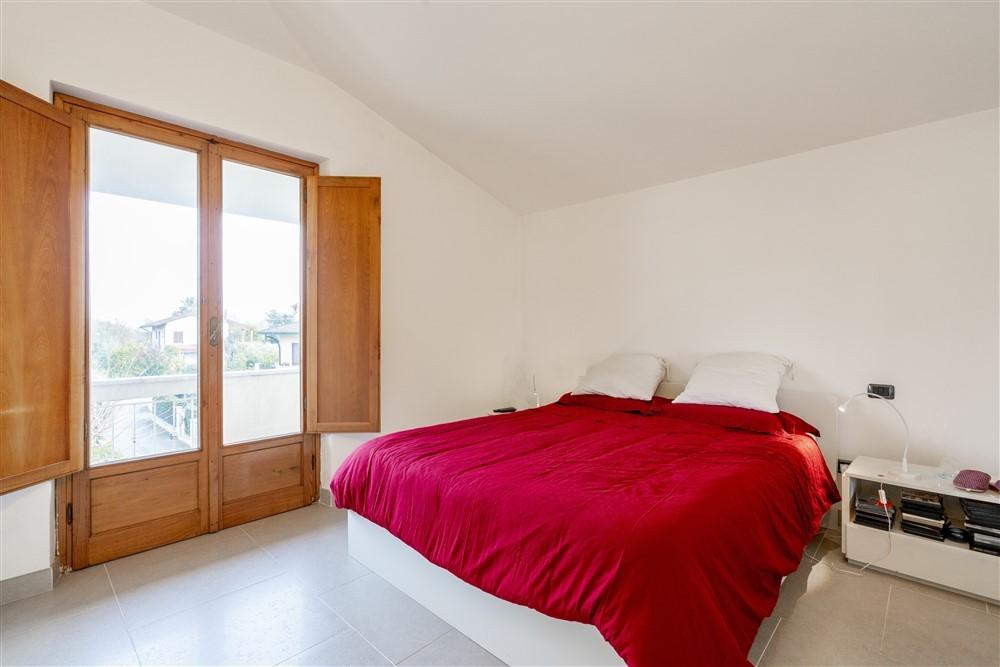 Immagine 16 di Appartamento in vendita  a Montignoso