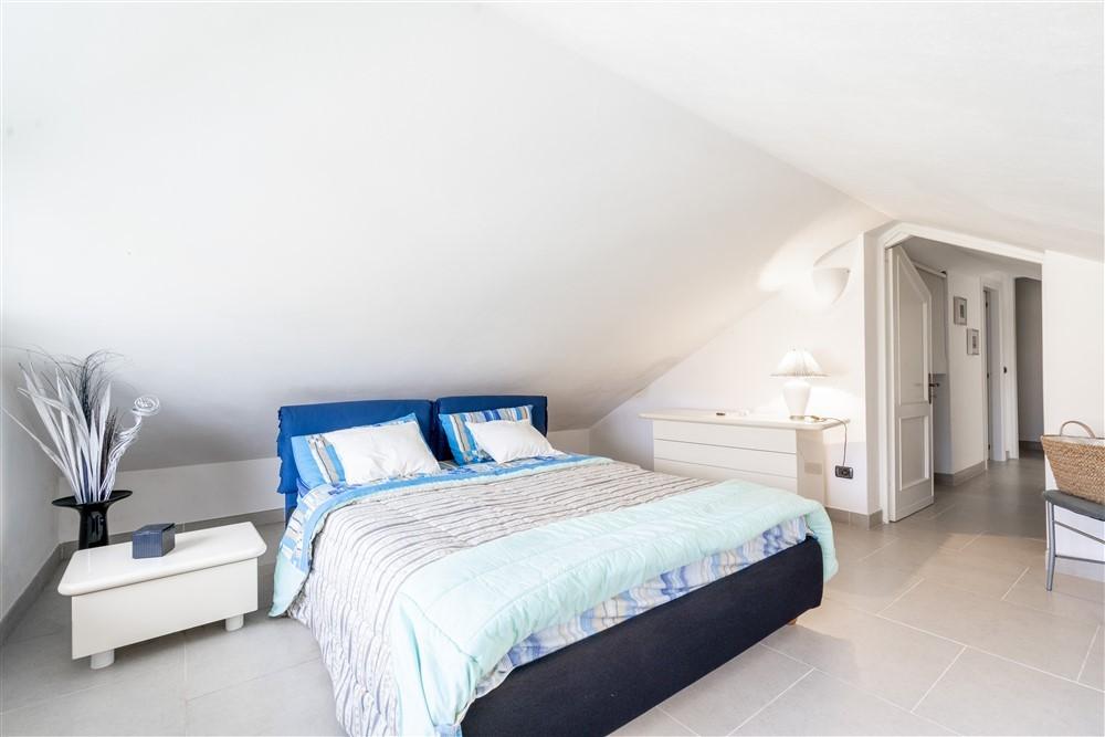 Immagine 12 di Appartamento in vendita  a Montignoso