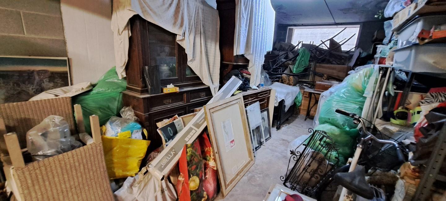 Immagine 22 di Garage in vendita  a Livorno