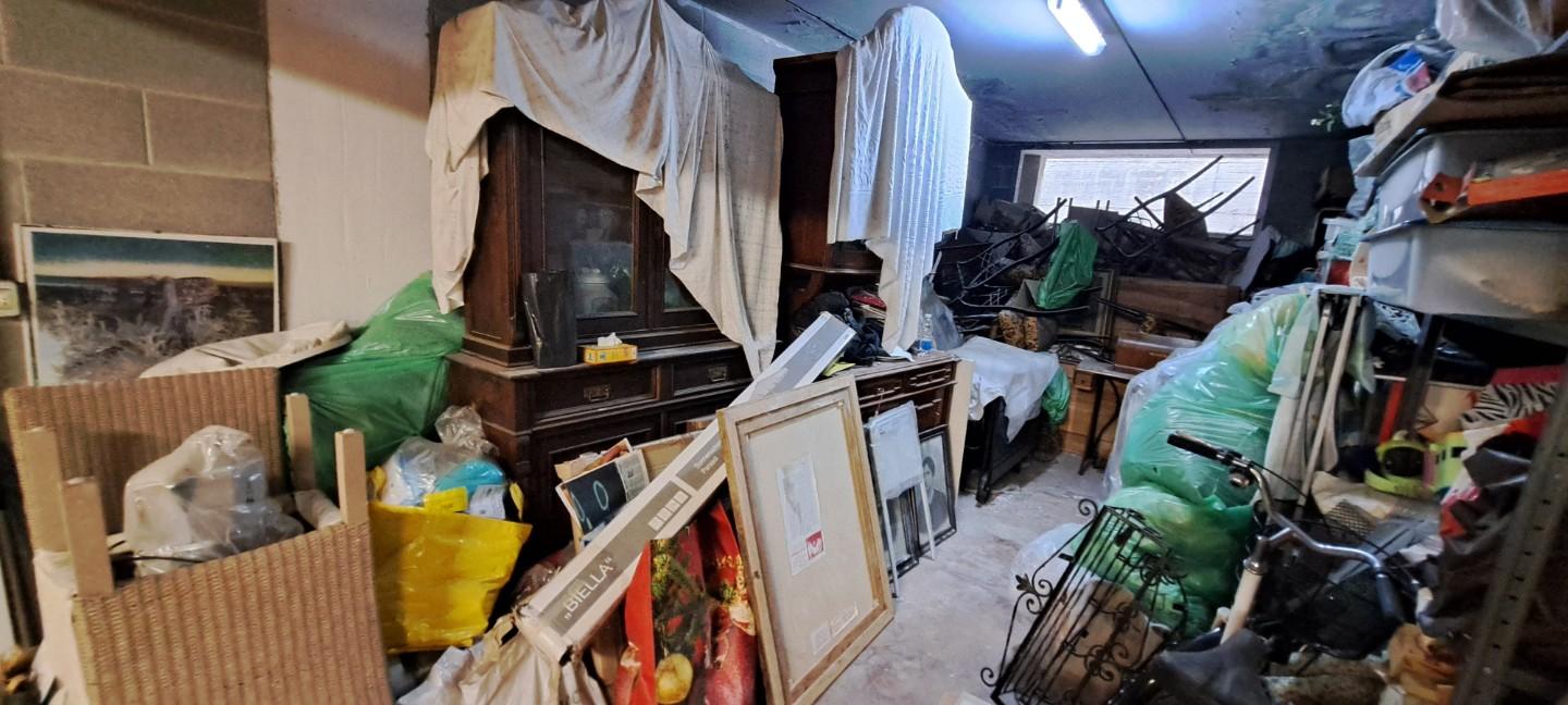 Immagine 20 di Garage in vendita  a Livorno