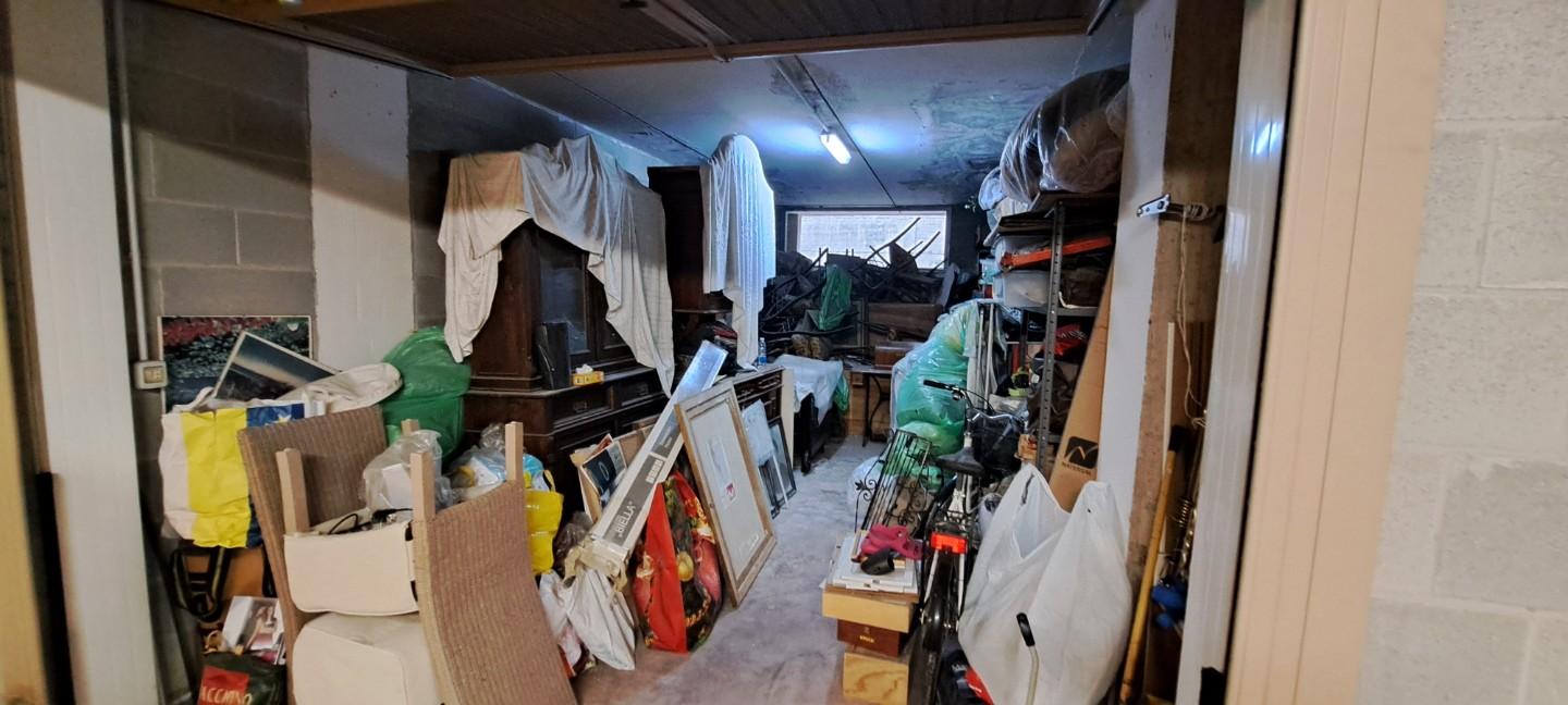 Immagine 4 di Garage in vendita  a Livorno