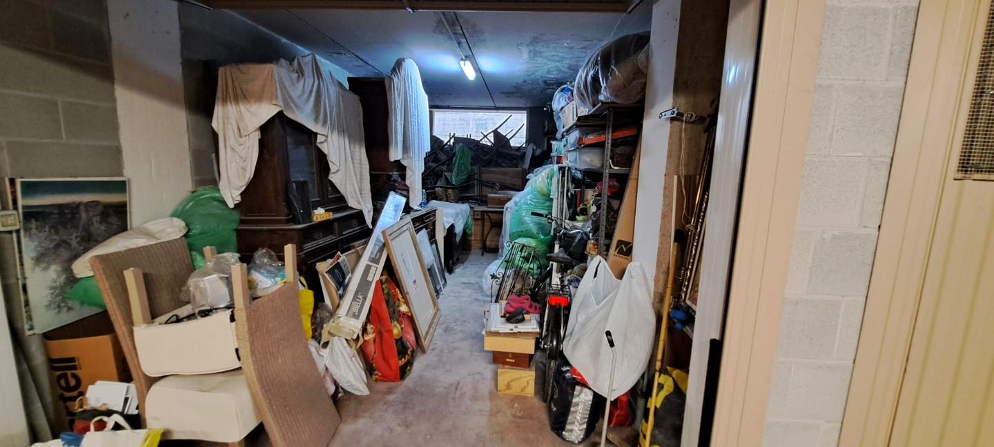 Immagine 10 di Garage in vendita  a Livorno