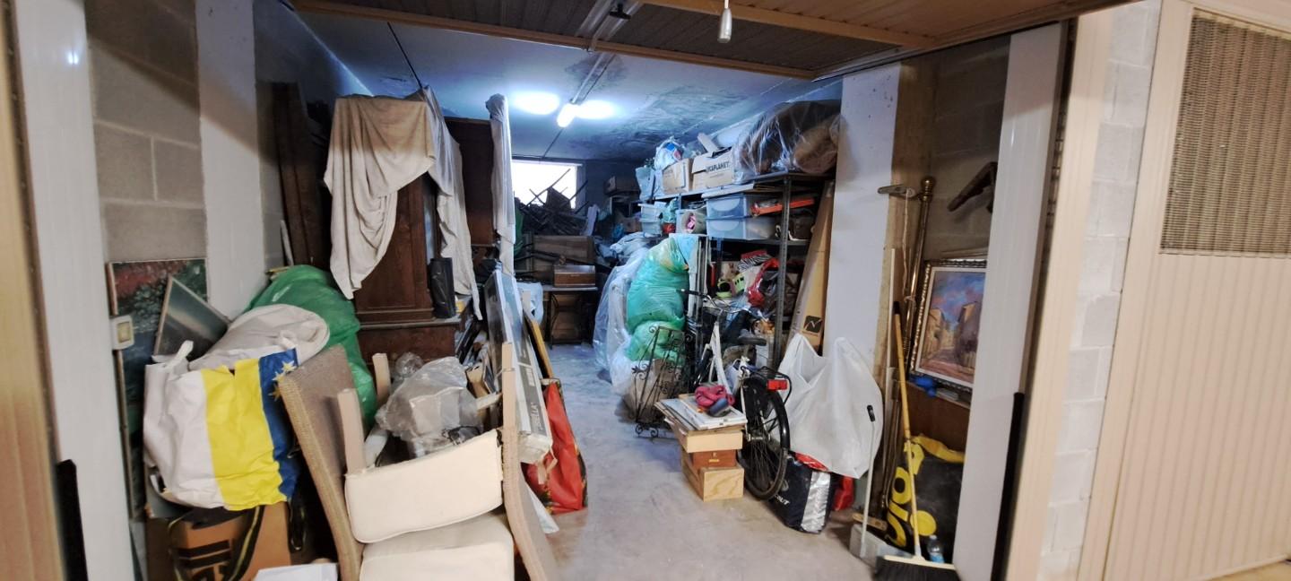 Immagine 2 di Garage in vendita  a Livorno