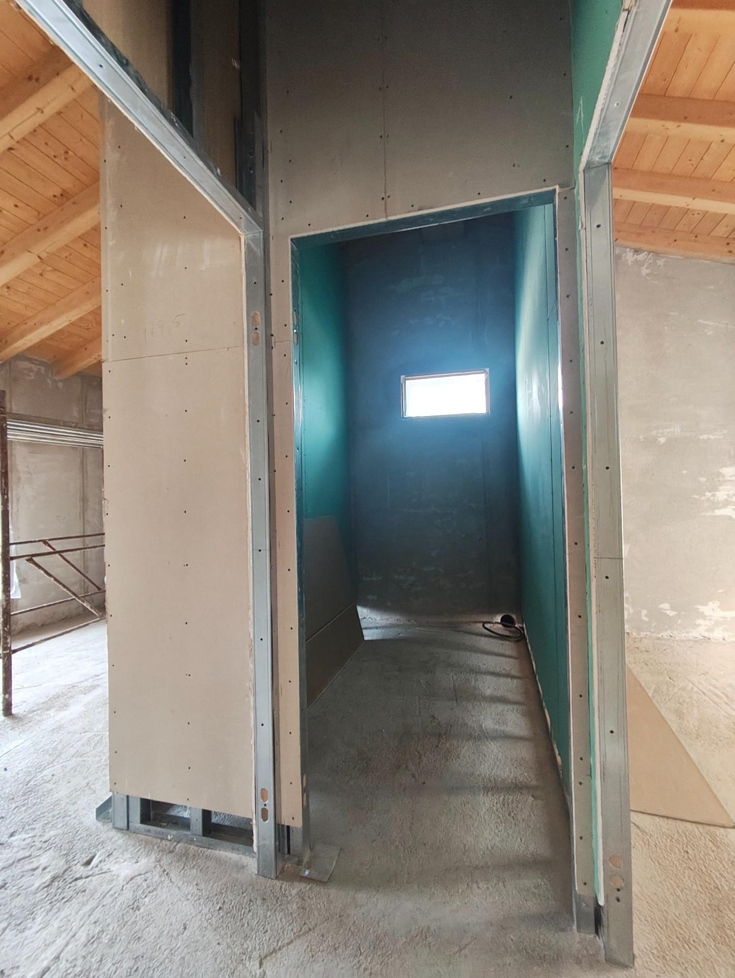 Immagine 22 di Appartamento in vendita  a Lucca