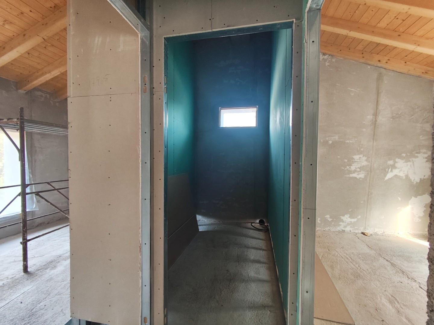 Immagine 21 di Appartamento in vendita  a Lucca