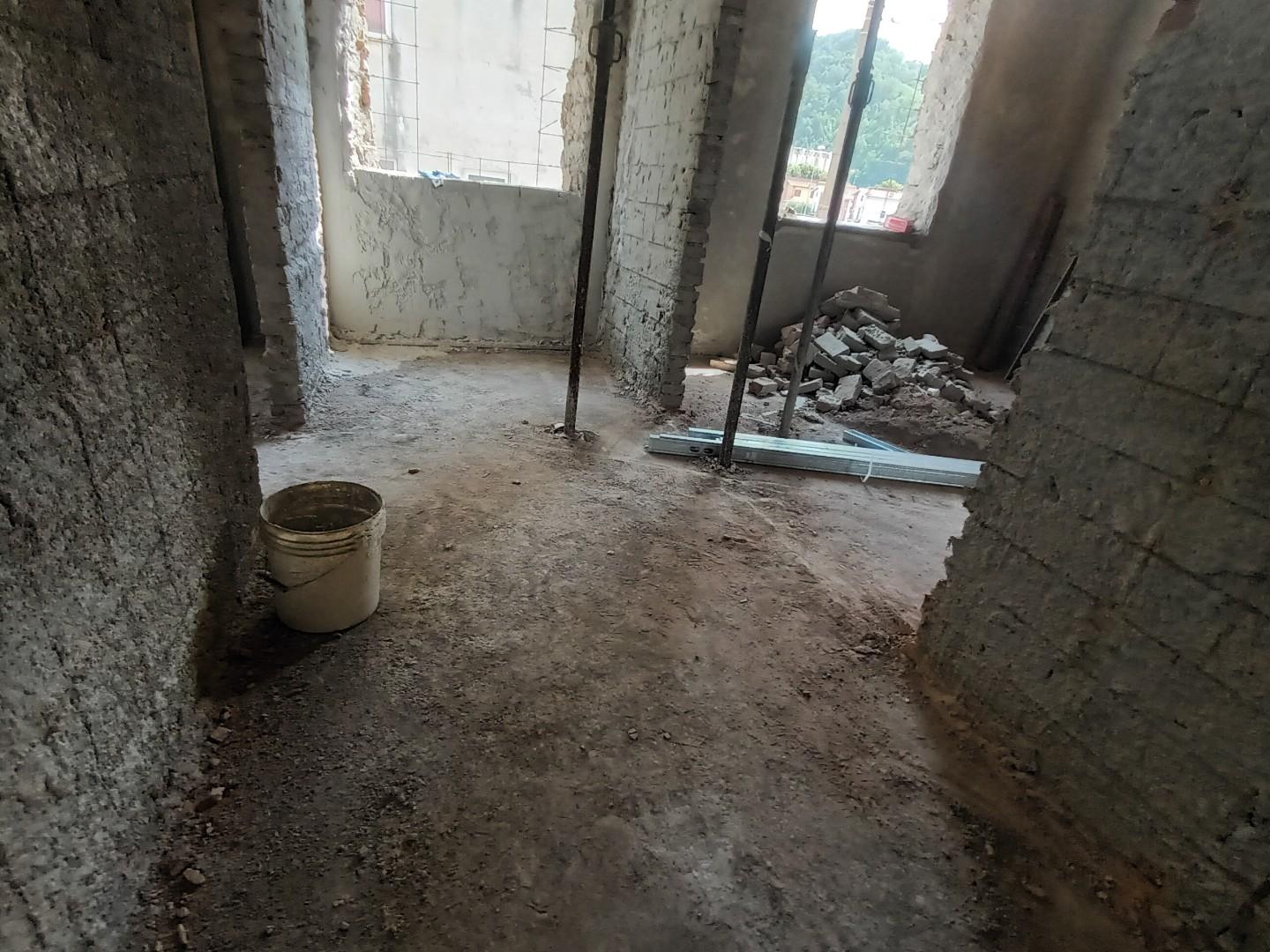 Immagine 9 di Appartamento in vendita  a Lucca