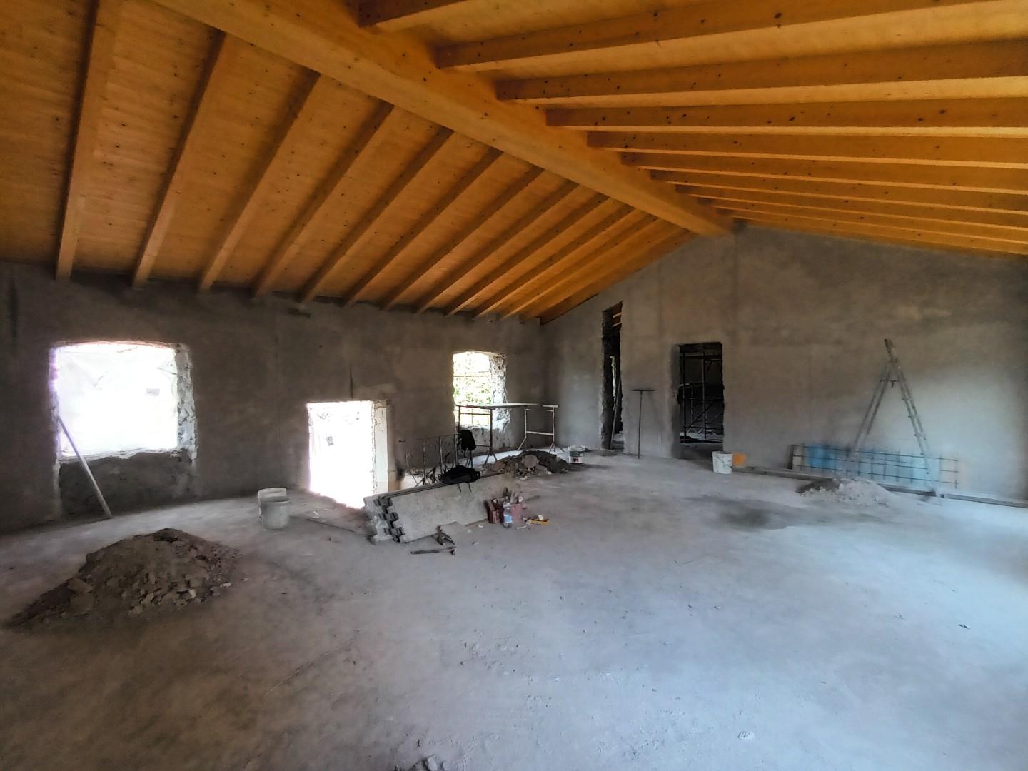 Immagine 6 di Appartamento in vendita  a Lucca