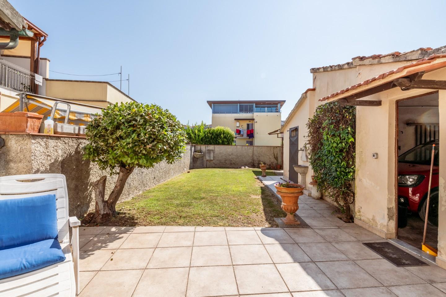 Immagine 49 di Appartamento in vendita  a Pisa