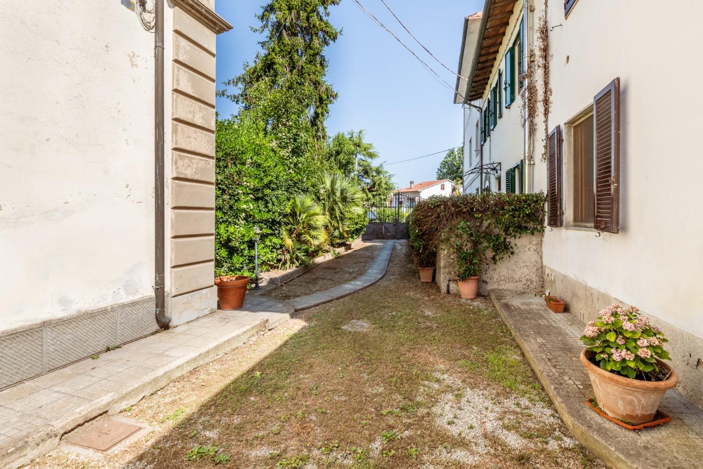 Immagine 45 di Appartamento in vendita  a Pisa