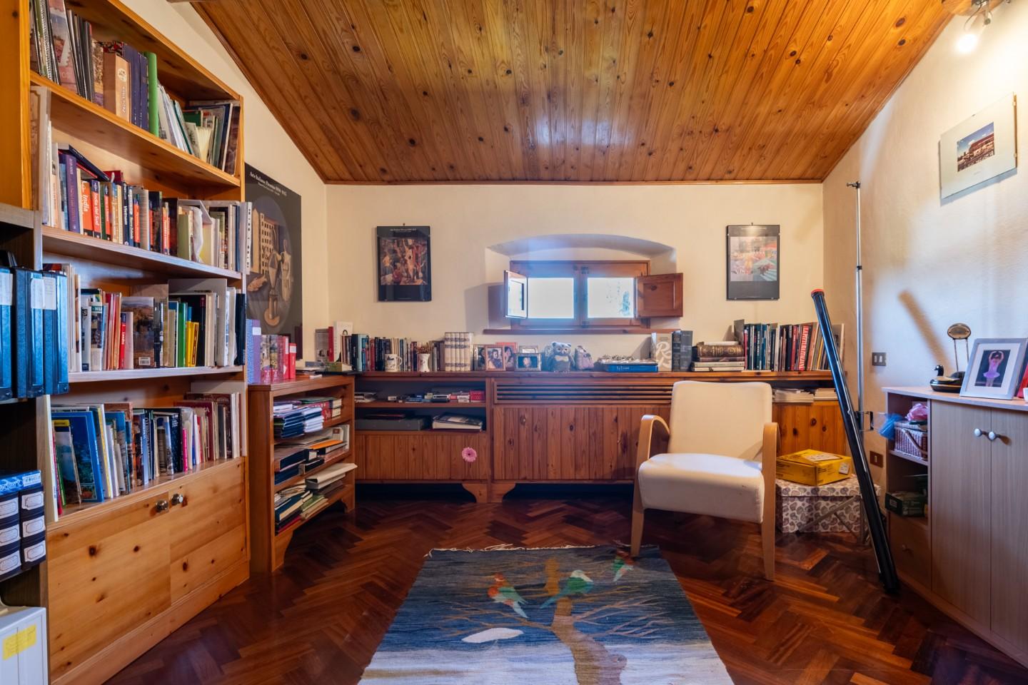 Immagine 28 di Appartamento in vendita  a Pisa