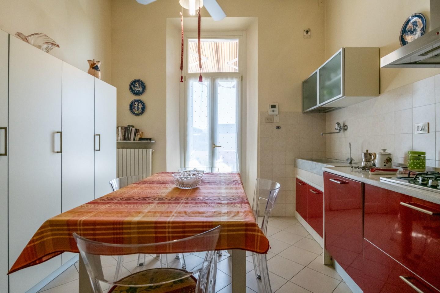 Immagine 10 di Appartamento in vendita  a Pisa