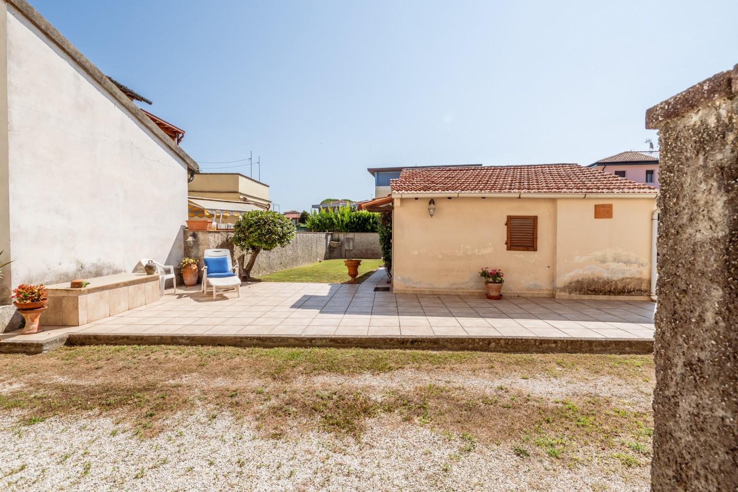 Immagine 48 di Appartamento in vendita  a Pisa