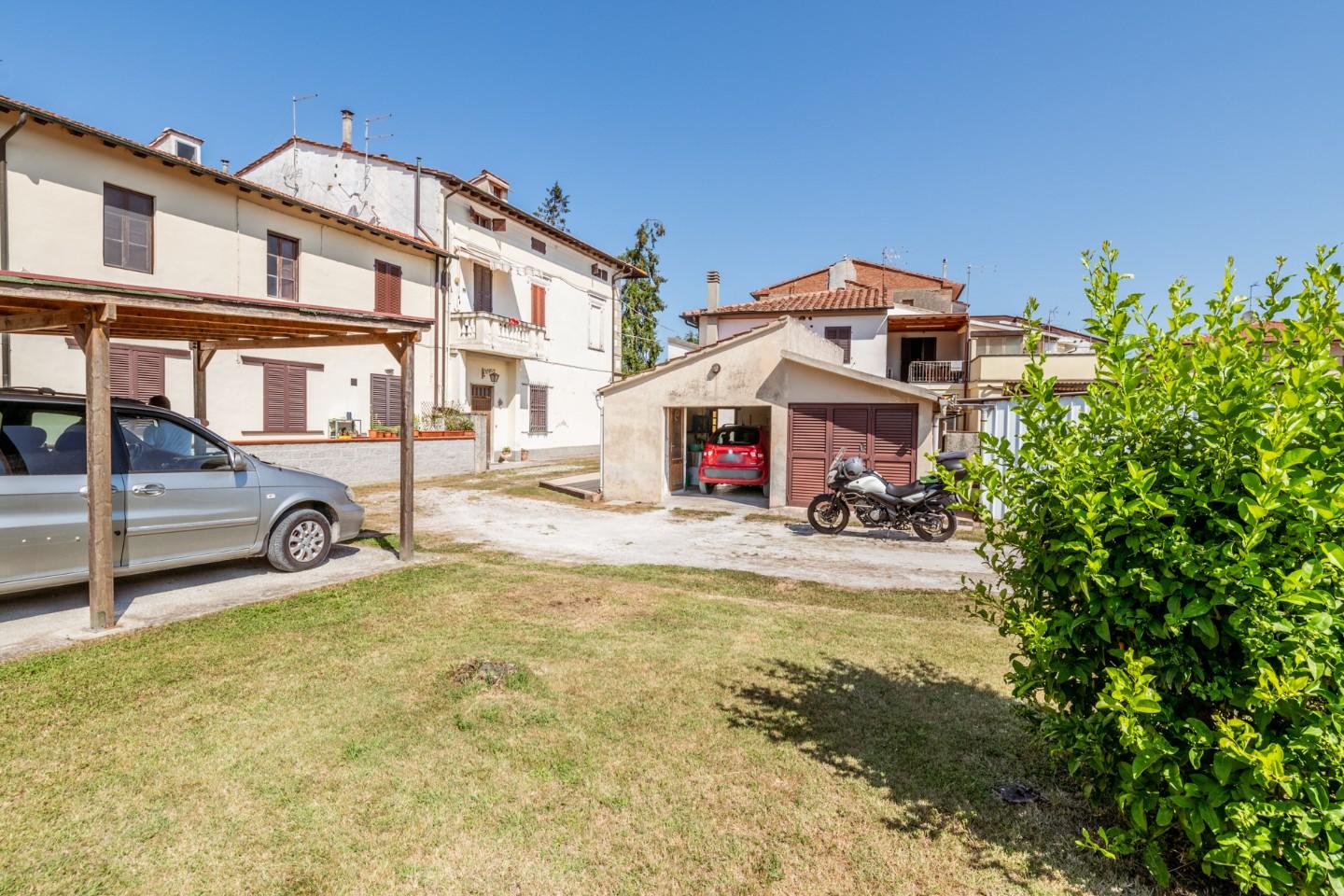 Immagine 54 di Appartamento in vendita  a Pisa