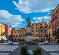 Immagine 9 di Casa bifamiliare in vendita  a Carrara