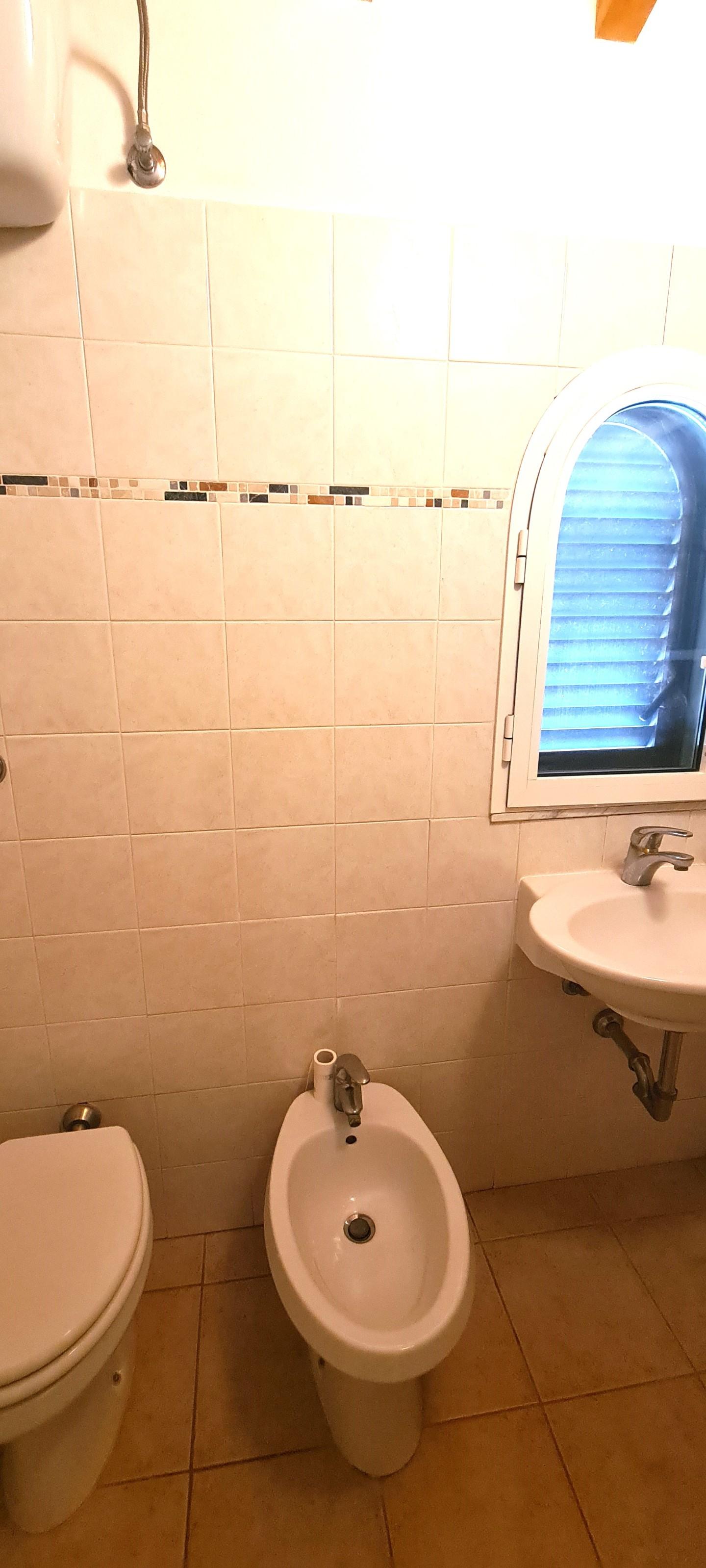 Immagine 41 di Villetta a schiera in vendita  a Livorno