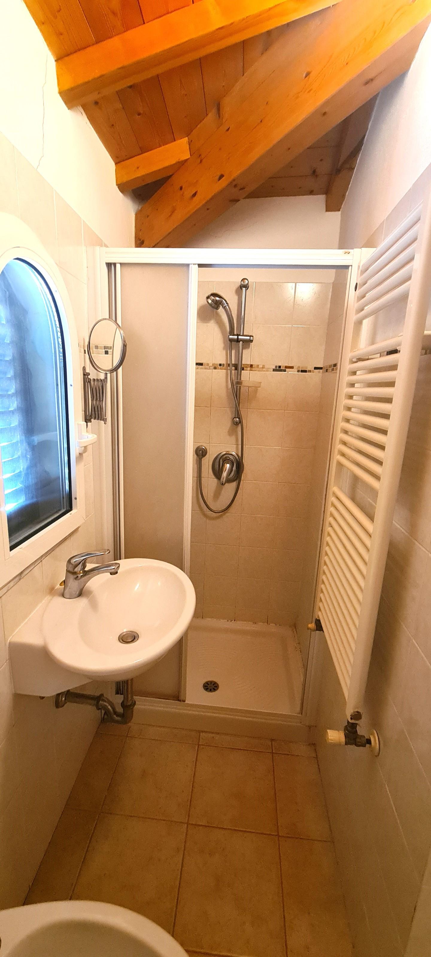 Immagine 40 di Villetta a schiera in vendita  a Livorno