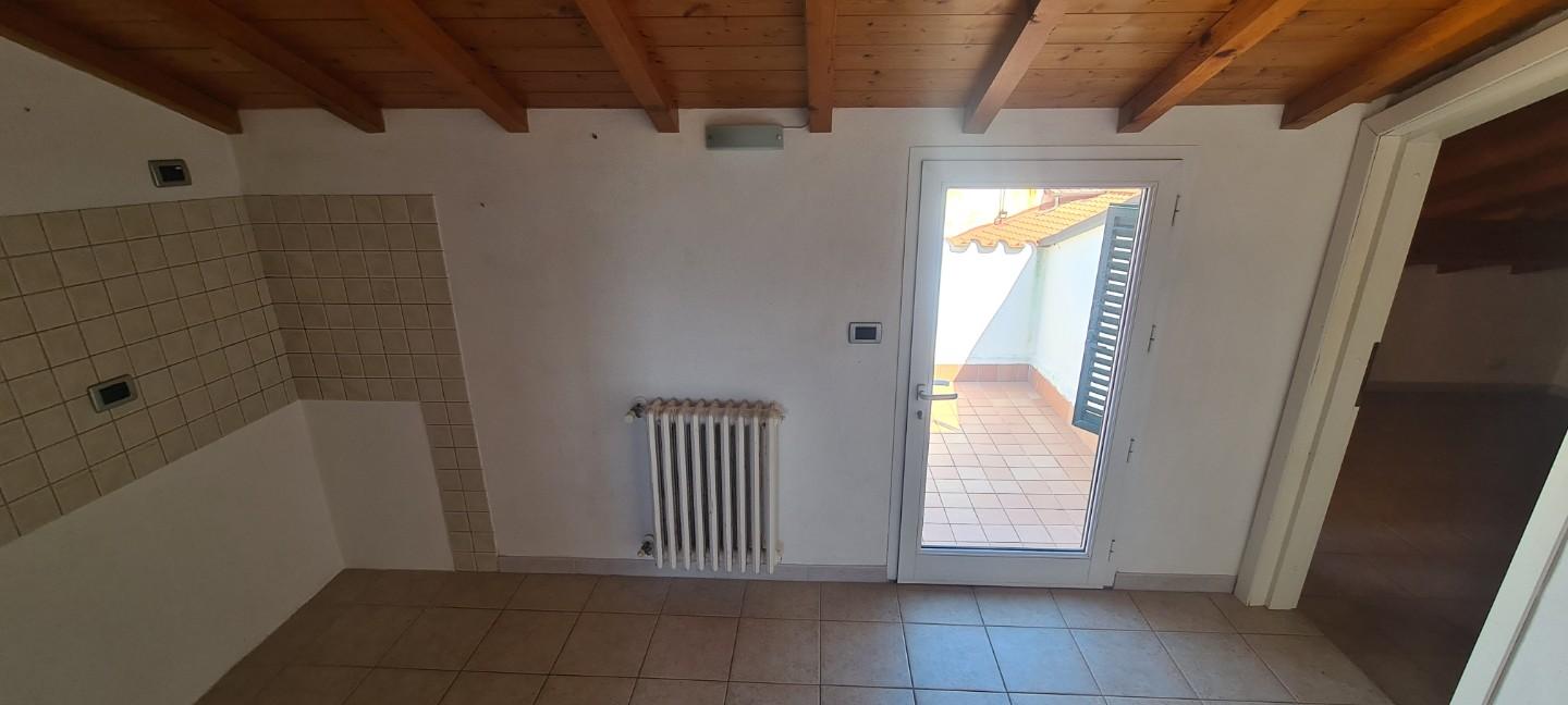 Immagine 38 di Villetta a schiera in vendita  a Livorno