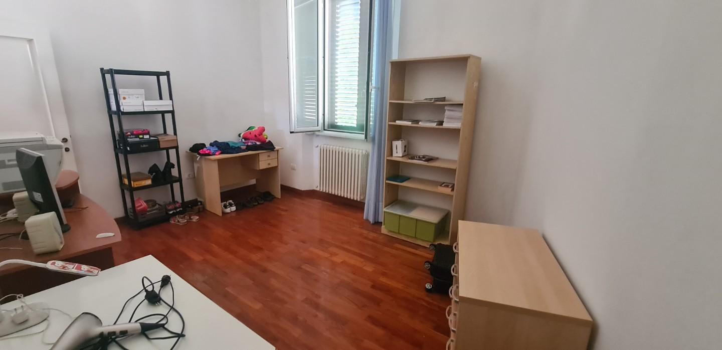 Immagine 28 di Villetta a schiera in vendita  a Livorno