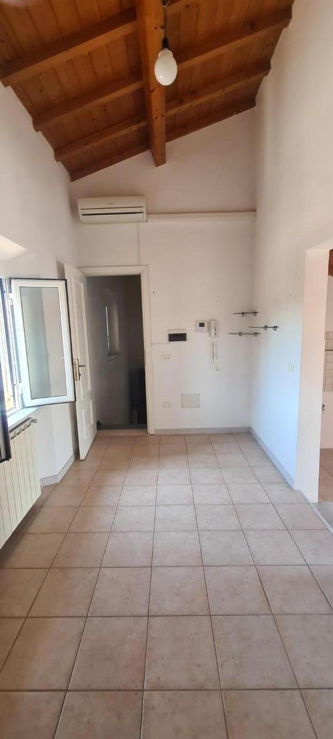 Immagine 44 di Villetta a schiera in vendita  a Livorno