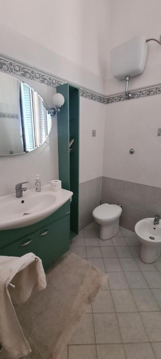 Immagine 23 di Villetta a schiera in vendita  a Livorno