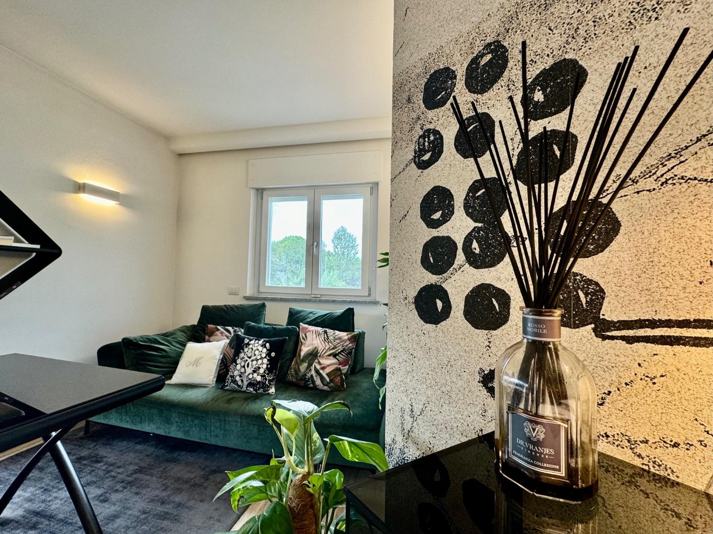 Immagine 4 di Casa bifamiliare in vendita  a Montignoso