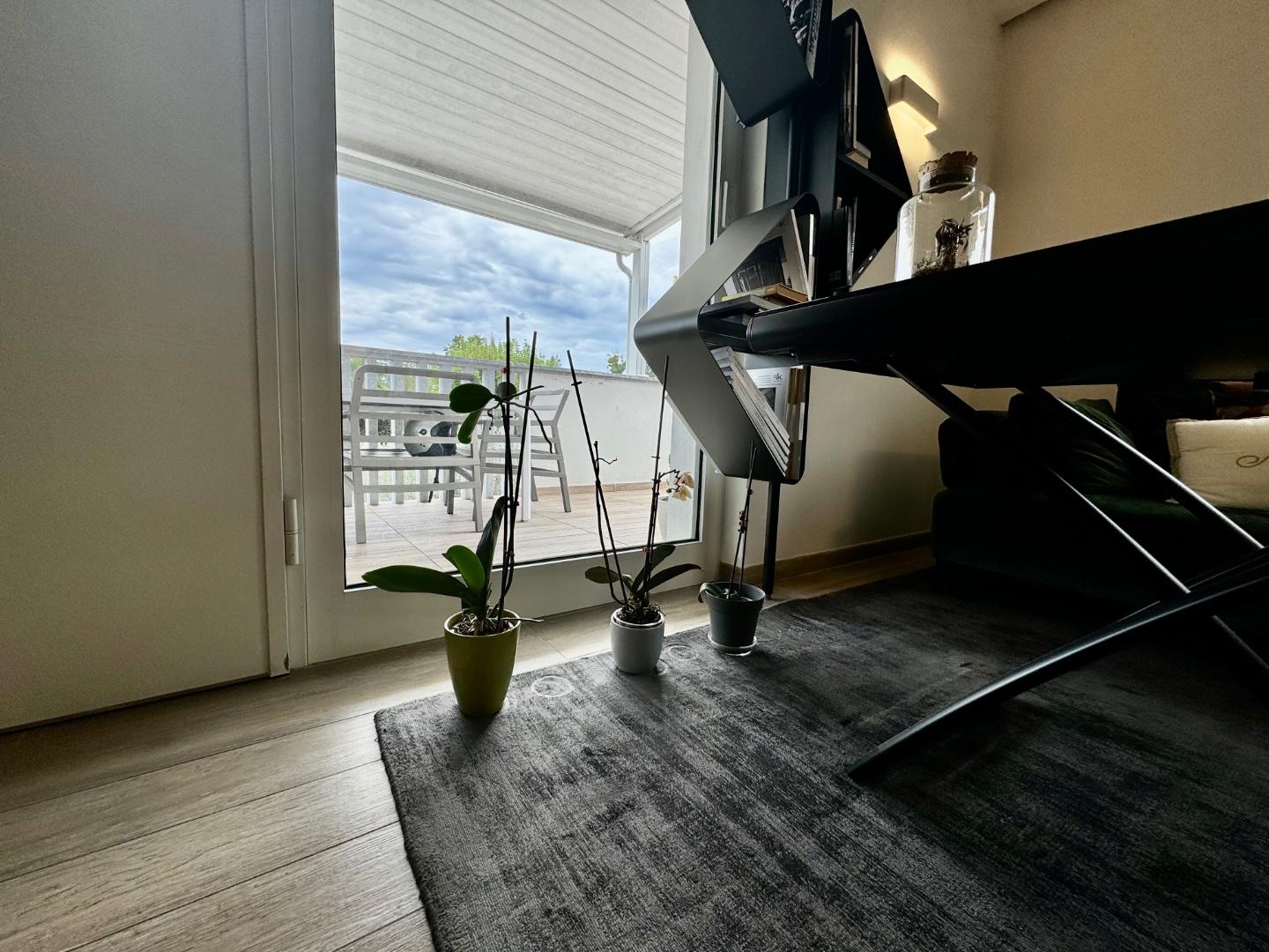 Immagine 10 di Casa bifamiliare in vendita  a Montignoso