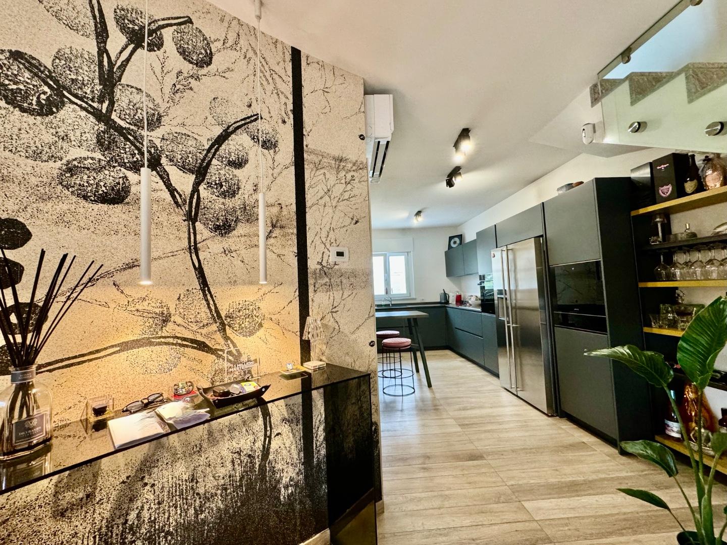 Immagine 3 di Casa bifamiliare in vendita  a Montignoso