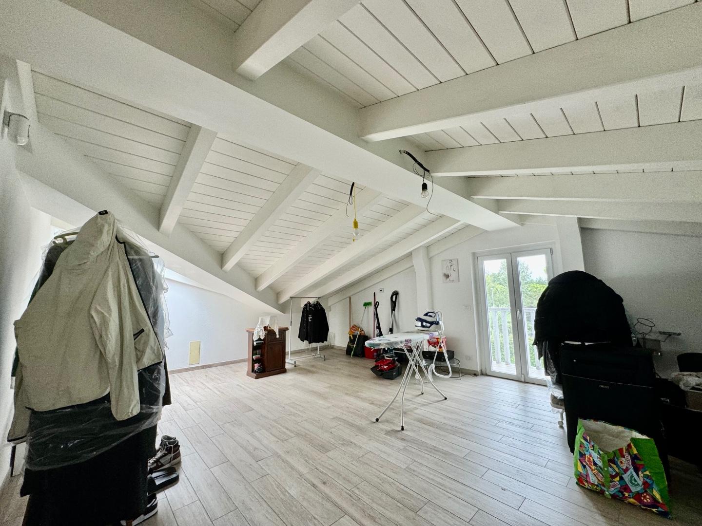 Immagine 23 di Casa bifamiliare in vendita  a Montignoso