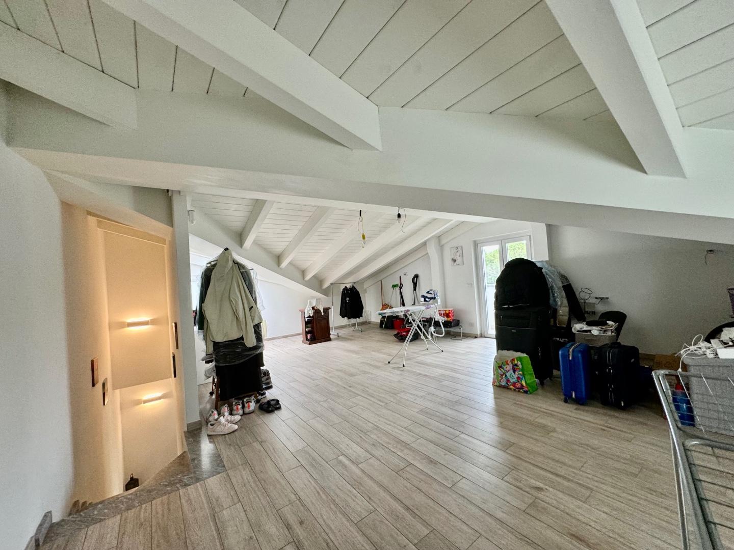 Immagine 24 di Casa bifamiliare in vendita  a Montignoso