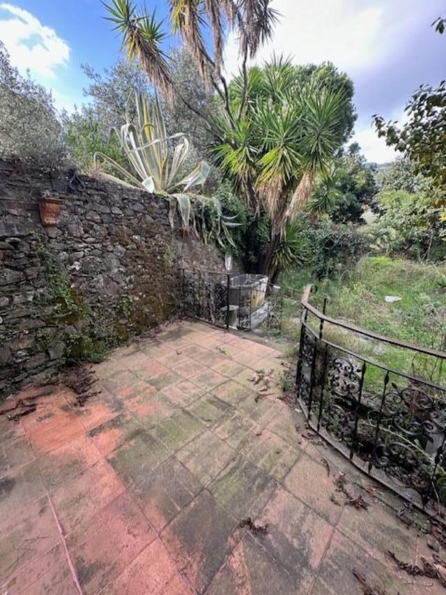 Immagine 18 di Casa indipendente in vendita  a Massa