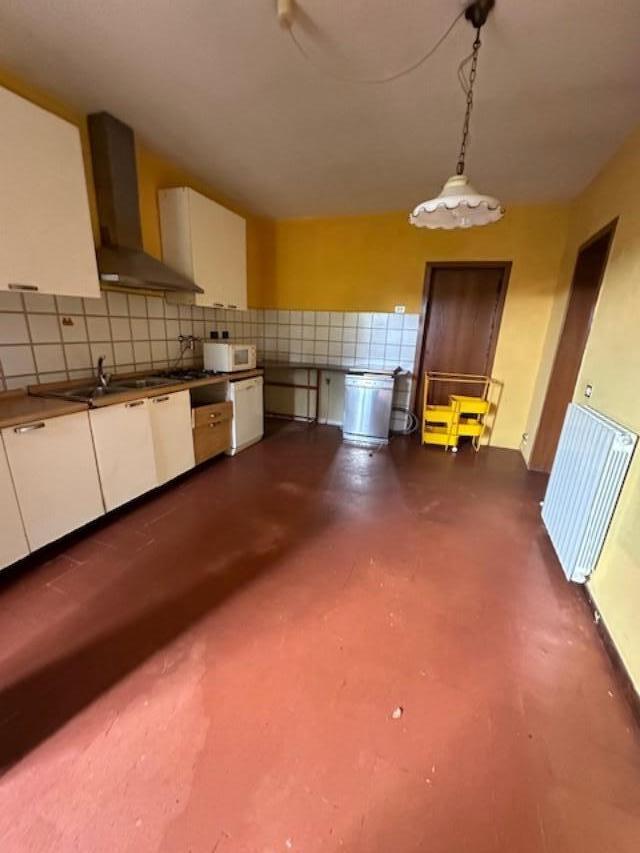 Immagine 6 di Casa indipendente in vendita  a Massa