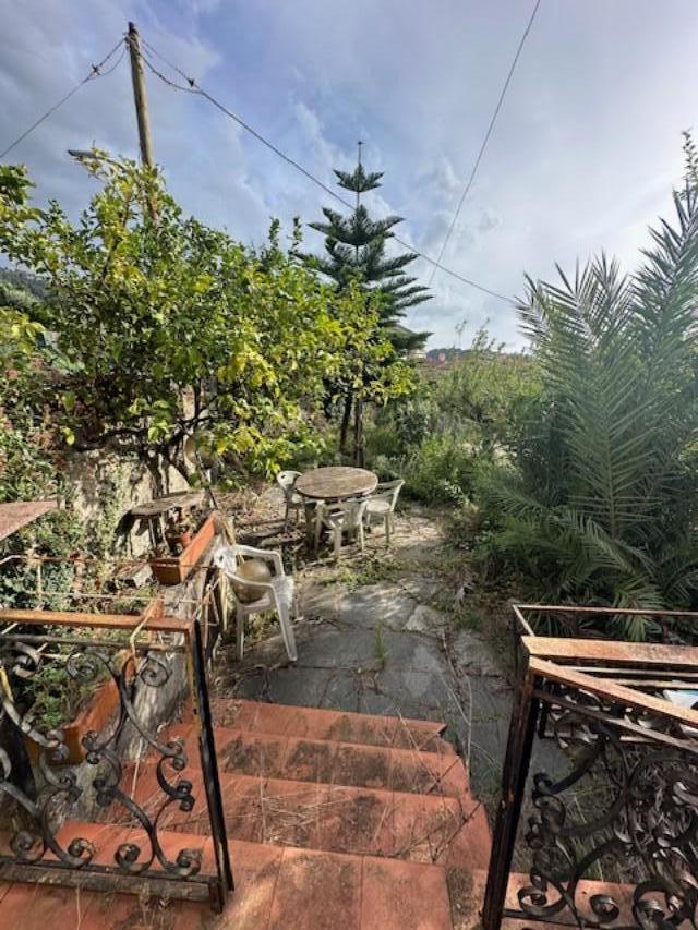 Immagine 8 di Casa indipendente in vendita  a Massa