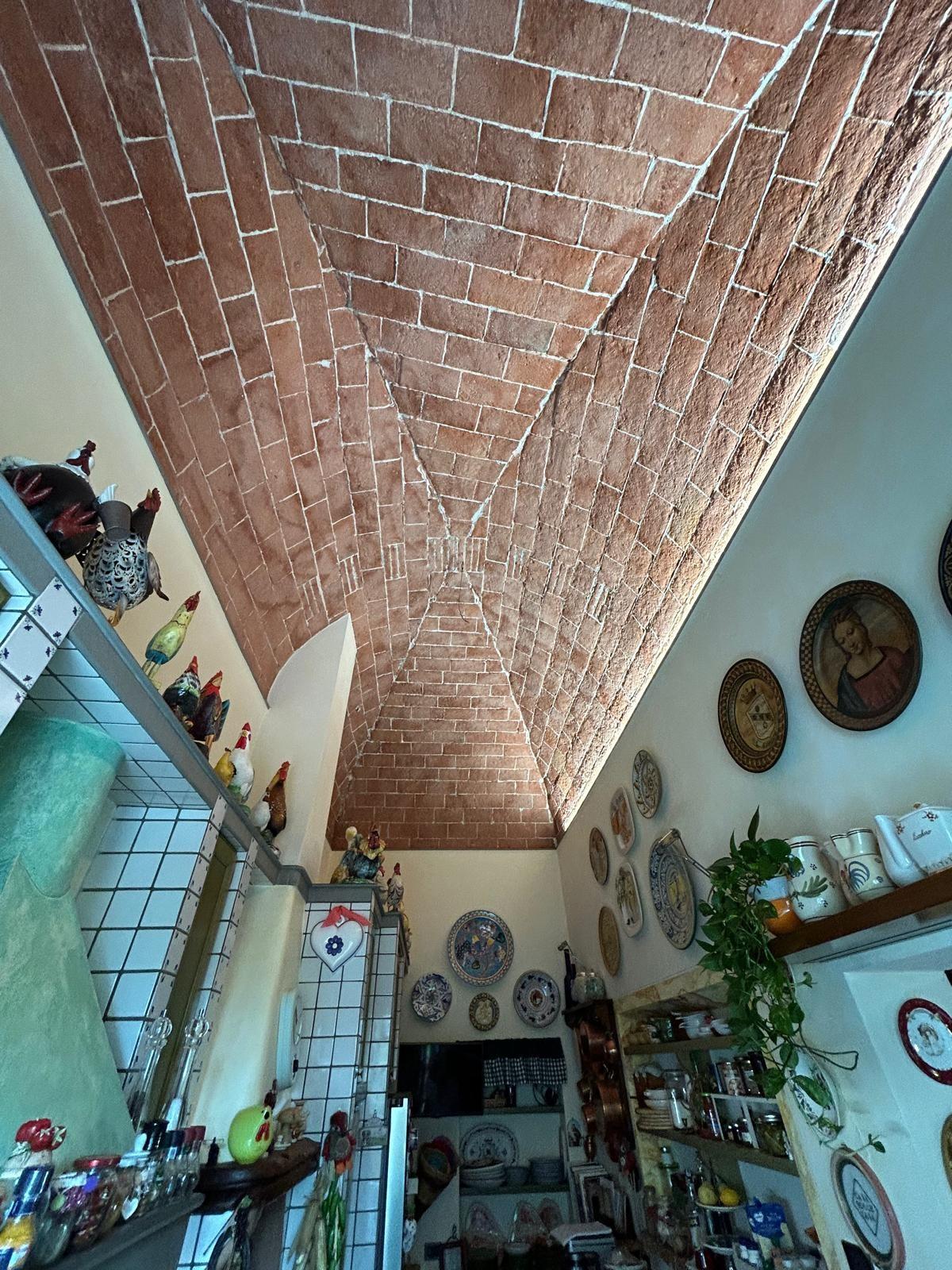 Immagine 10 di Porzione di casa in vendita  a Montopoli In Val D'arno