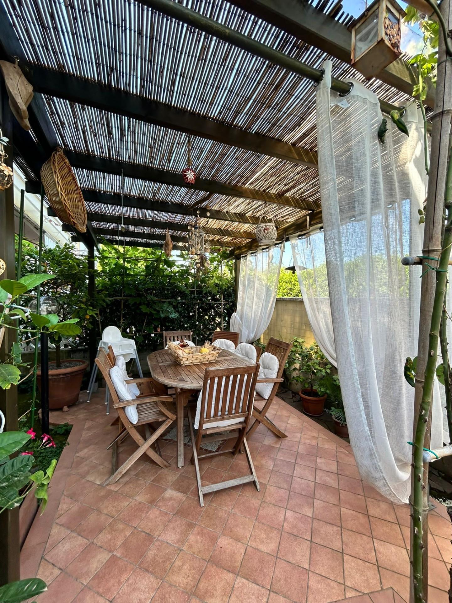 Immagine 4 di Villetta a schiera in vendita  a Massa