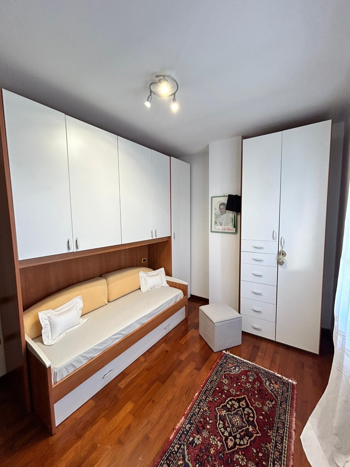 Immagine 9 di Villetta a schiera in vendita  a Massa