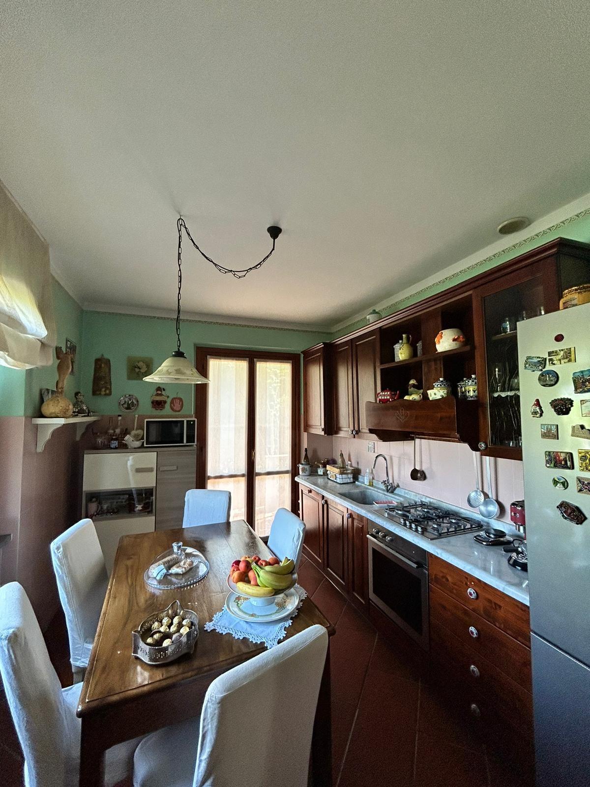 Immagine 13 di Villetta a schiera in vendita  a Massa