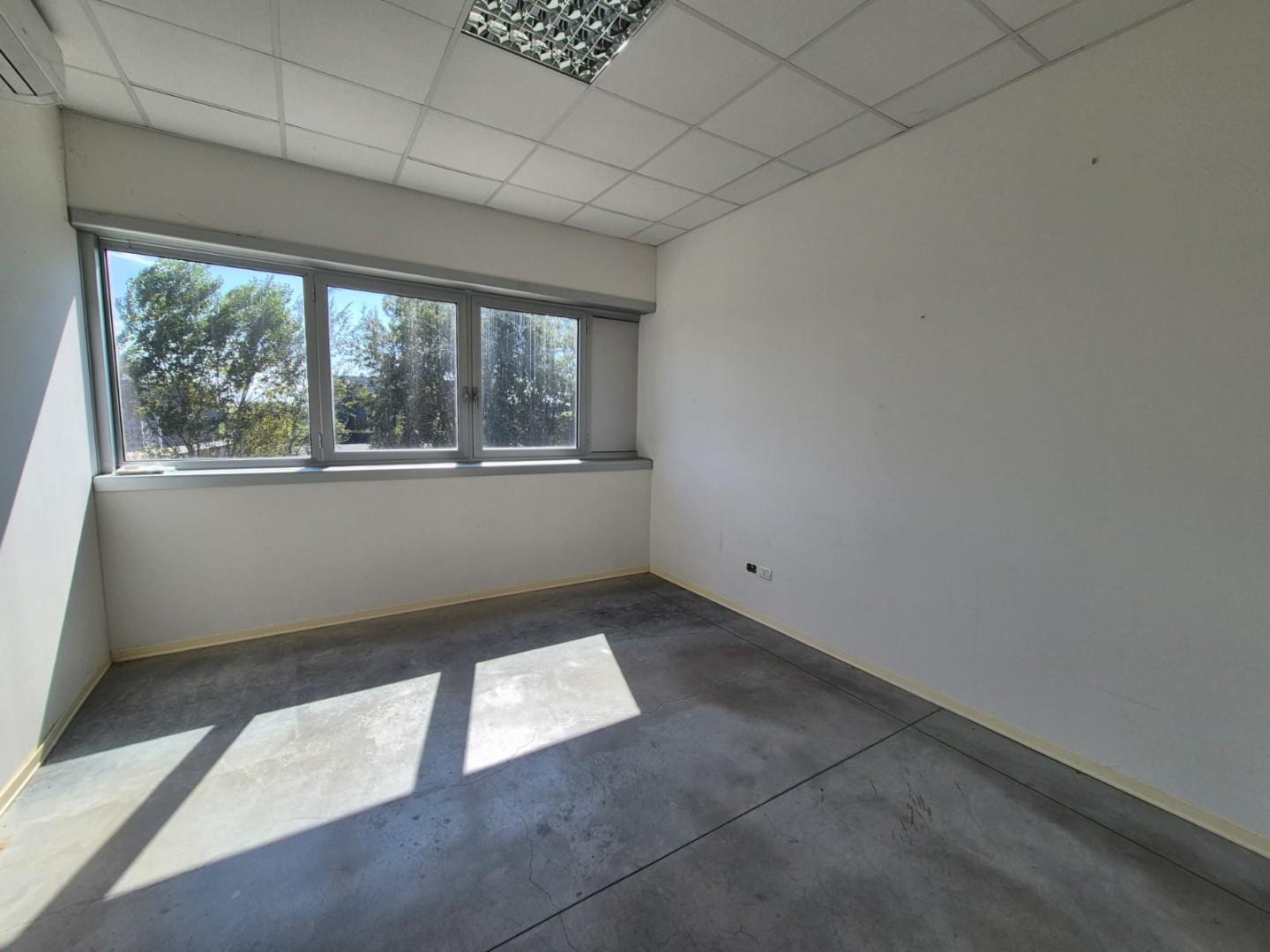 Immagine 12 di Capannone industriale in affitto  a Santa Croce Sull'arno