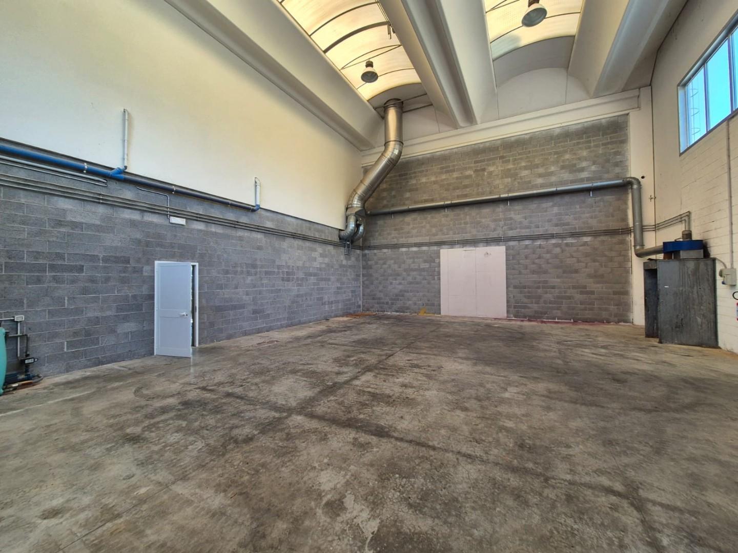 Immagine 4 di Capannone industriale in affitto  a Santa Croce Sull'arno