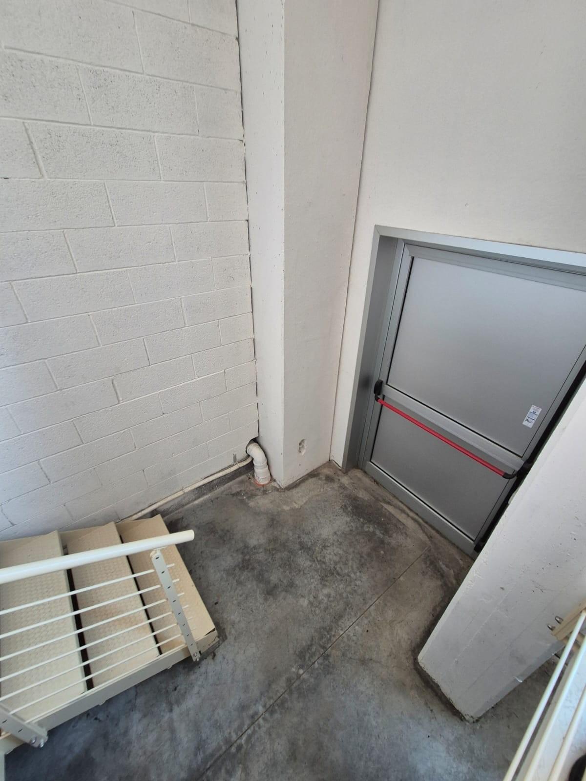 Immagine 18 di Capannone industriale in affitto  a Santa Croce Sull'arno