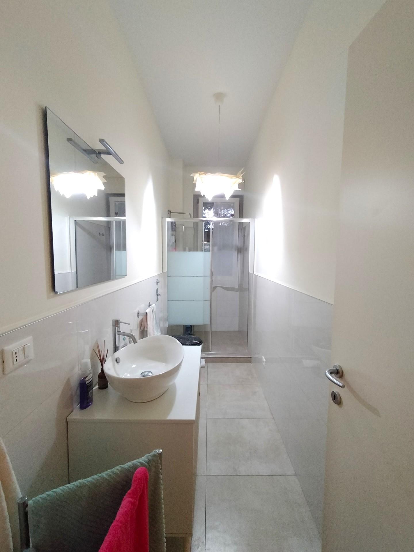 Immagine 15 di Appartamento in vendita  a Bergamo