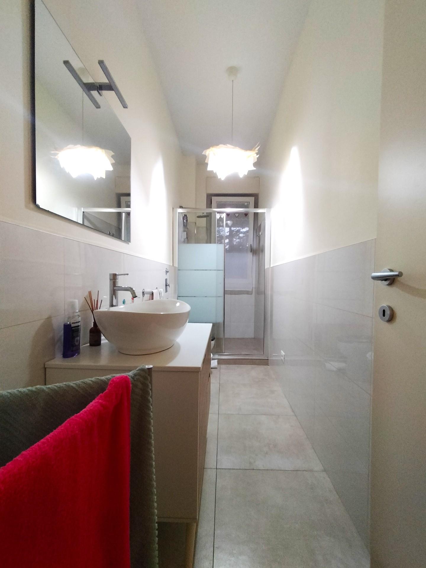 Immagine 13 di Appartamento in vendita  a Bergamo