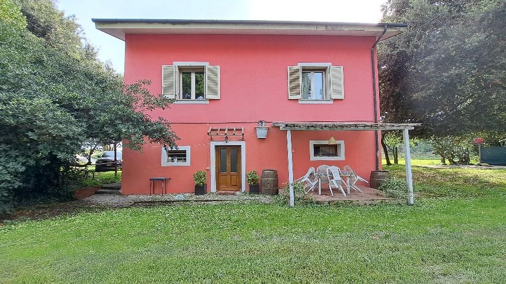 Immagine 37 di Casa indipendente in vendita  a San Giuliano Terme