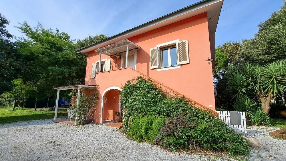 Immagine 1 di Casa indipendente in vendita  a San Giuliano Terme