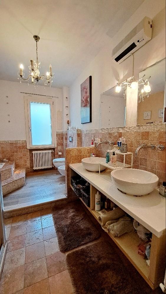 Immagine 23 di Casa indipendente in vendita  a San Giuliano Terme