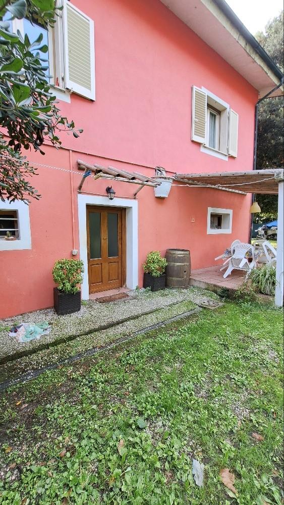 Immagine 39 di Casa indipendente in vendita  a San Giuliano Terme